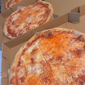 Fundraising Page: Hotts Pizza Garage